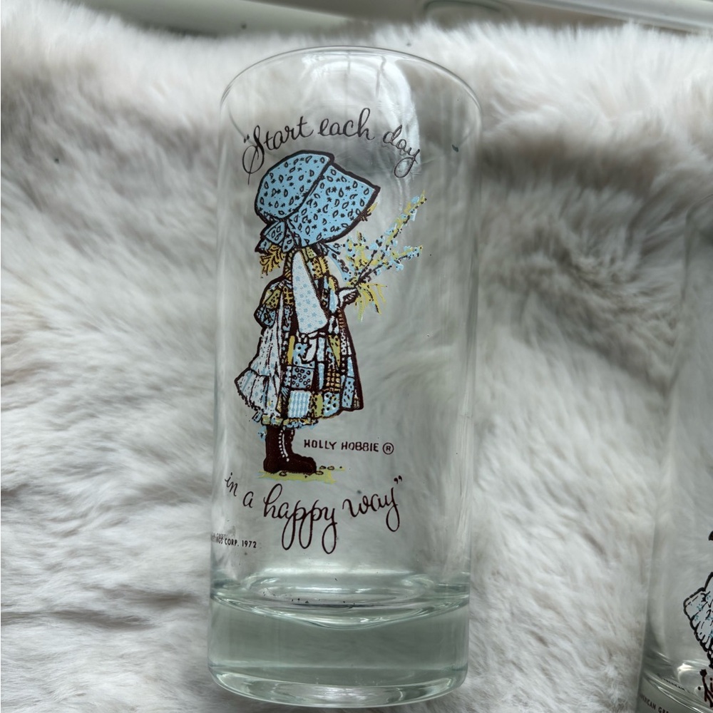 Holly Hobbie - Picture 5 of 7